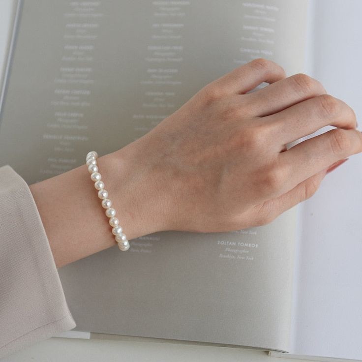 Pearl bracelet